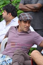 Salman Khan at Men_s Helath fridly soccer match with celeb dads and kids in Stanslauss School on 15th Aug 2011 (23).JPG
