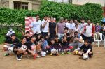 Salman Khan at Men_s Helath fridly soccer match with celeb dads and kids in Stanslauss School on 15th Aug 2011 (31).JPG