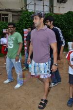 Salman Khan at Men_s Helath fridly soccer match with celeb dads and kids in Stanslauss School on 15th Aug 2011 (39).JPG