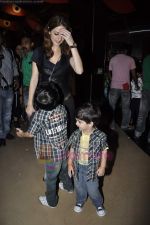 Suzanne Roshan with Kids at Spy Kids 4 premiere in PVR, Juhu on 17th Aug 2011 (40).JPG
