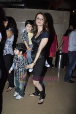 Suzanne Roshan with Kids at Spy Kids 4 premiere in PVR, Juhu on 17th Aug 2011 (42).JPG