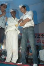 Shreyas Talpade support Anna Hazare in Azad Maidan on 21st Aug 2011 (76).JPG