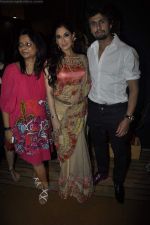 Sonu Nigam, Lucky Morani on Day 5 at Lakme Fashion Week 2011 in Grand Hyatt, Mumbai on 21st Aug 2011 (45).JPG