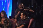 Salman Khan, Alka Yagnik on the sets of Sa Re Ga Ma Lil Champs in Famous Studio on 23rd Aug 2011 (81).JPG