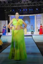 at Glam fashion show BY GTF at Grand Hyatt, Mumbai on 23rd Aug 2011 (45).JPG