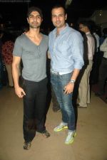 Ashmit Patel, Rohit Roy at Standby film premiere in PVR on 24th Aug 2011 (30).JPG