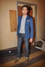 Imran Khan on the sets of Zee Lil Champs in Famous Studio, Mahalaxmi on 29th Aug 2011 (46).JPG