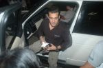 Salman Khan leaves to USA for his operation in International Airport, Mumbai on 29th Aug 2011 (5).JPG