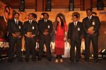 Kareena Kapoor honours various Bolywood stars bodyguards in Taj Land_s End on 30th Aug 2011 (57).JPG