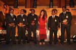 Kareena Kapoor honours various Bolywood stars bodyguards in Taj Land_s End on 30th Aug 2011 (60).JPG