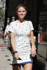 Maria Menounos Candids in New York City on 30th August 2011 (1).jpg
