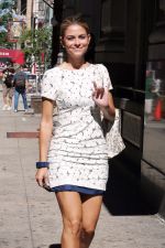 Maria Menounos Candids in New York City on 30th August 2011 (5).jpg