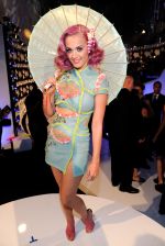 Katy Perry at the 2011 MTV Video Music Awards in LA on 28th August 2011 (27).jpg