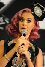 Katy Perry at the 2011 MTV Video Music Awards in LA on 28th August 2011 (33).jpg