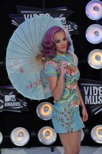 Katy Perry at the 2011 MTV Video Music Awards in LA on 28th August 2011 (6).jpg