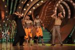 Hrithik Roshan, Shahid Kapoor on the sets of Just Dance in Filmcity, Mumbai on 2nd Sept 2011 (34).jpg