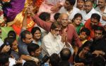 Amitabh Bachchan visits Lalbaug cha Raja Ganesha in Mumbai on 5th Sept 2011 (2).JPG