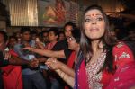 Bipasha Basu visit Lalbaug Ka Raja in Lower Parel, Mumbai on 5th Sept 2011 (24).JPG