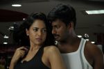 Sameera Reddy, Vishal in Vedi Movie Stills (27).jpg