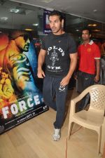 John Abraham promotes Force at Gold Gym in Bandra, Mumbai on 10th Sept 2011 (4).JPG