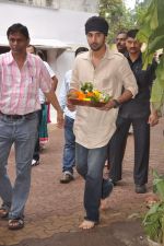 Ranbir Kapoor at RK Ganpati in Chembur on 10th Sept 2011 (30).JPG
