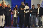 Shahrukh Khan at the audio release of Ra.One in Filmcity, Mumbai on 12th Sept 2011 (116).JPG