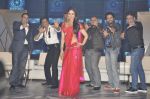 Sunil A. Lulla, Shahrukh Khan, Kareena Kapoor, Anubhav Sinha, Vishal Dadlani, Shekhar Ravjiani, Bhushan Kumar at the audio release of Ra.One in Filmcity, Mumbai on 12th Sept 2011 (22).JPG