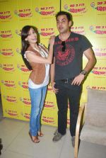 Dia Mirza, Cyrus Sahukar promote Love Breakups Zindagi at 98.3 FM Radio Mirchi in Mumbai on 15th Sept 2011 (10).JPG