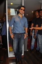 Dino Morea attends The Opening of Tommy Hilfiger store in Hyderabad at Banjara Hills on 15th September 2011 (39).jpg