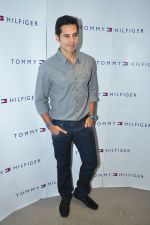Dino Morea attends Tommy Hilfiger Showroom Relaunch Party held at Kismet Pub, Park Hotel, Hyderabad on 17th September 2011 (4).JPG