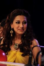 Sonali Bendre on the sets of India_s Got Talent in Filmcity, Mumbai on 17th Sept 2011 (38).JPG
