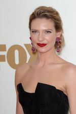 Anna Torv attends the 63rd Annual Primetime Emmy Awards in Nokia Theatre L.A. Live on 18th September 2011 (1).jpg