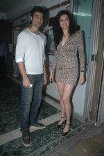 Karishma Tanna, Hanif Hilal at I am the Best play premiere in Rangsharda on 21st Sept 2011 (5).JPG