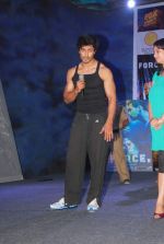 Vidyut Jamwal performs live stunts for film Force at Famous Studio on 21st Sept 2011 (2).JPG