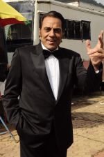 Dharmendra on the sets of India_s Got Talent in Filmcity, Mumbai on 22nd Sept 2011 (7).JPG
