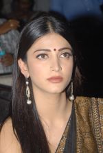 Shruti Hassan attends 7th Sense Movie Audio Function on 23rd September 2011 (85).JPG