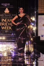 Model walk the ramp for Adarsh Gill Show at Amby Valley India Bridal Week day 2 on 24th Sept 2011 (74).JPG