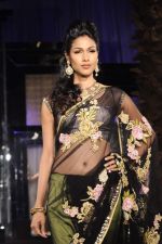 Model walk the ramp for Bhairavi Jaikishen Show at Amby Valley India Bridal Week day 2 on 24th Sept 2011 (12).JPG