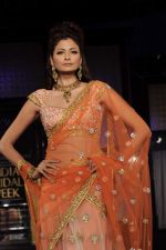 Model walk the ramp for Bhairavi Jaikishen Show at Amby Valley India Bridal Week day 2 on 24th Sept 2011 (55).JPG