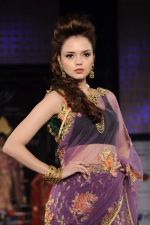 Model walk the ramp for Bhairavi Jaikishen Show at Amby Valley India Bridal Week day 2 on 24th Sept 2011 (96).JPG