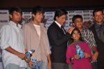 Shahrukh Khan at Western Union-Ra.One media meet in Grand Hyatt, Mumbai on 24th Sept 2011 (22).JPG