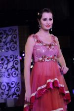 Model walk the ramp for Jyotsa Tiwari Show at Amby Valley India Bridal Week day 3 on 25th Sept 2011 (60).JPG