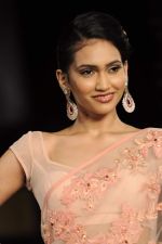 Model walk the ramp for Pallavi Jaikishan Show at Amby Valley India Bridal Week day 3 on 25th Sept 2011 (28).JPG