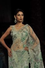 Model walk the ramp for Pallavi Jaikishan Show at Amby Valley India Bridal Week day 3 on 25th Sept 2011 (32).JPG