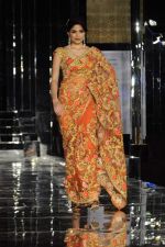 Model walk the ramp for Pallavi Jaikishan Show at Amby Valley India Bridal Week day 3 on 25th Sept 2011 (34).JPG