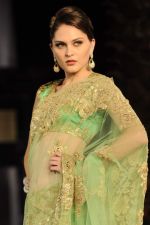 Model walk the ramp for Pallavi Jaikishan Show at Amby Valley India Bridal Week day 3 on 25th Sept 2011 (37).JPG