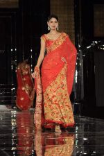 Model walk the ramp for Pallavi Jaikishan Show at Amby Valley India Bridal Week day 3 on 25th Sept 2011 (56).JPG