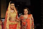 Model walk the ramp for Pallavi Jaikishan Show at Amby Valley India Bridal Week day 3 on 25th Sept 2011 (67).JPG