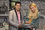 Paris Hilton unveils her line at Shoppers Stop in Juhu, Mumbai on 25th Sept 2011 (17).JPG
