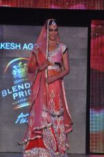 Genelia DSouza walks the ramp at 2011 Blenders Pride Fashion Tour on 24th September 2011 (3).jpg